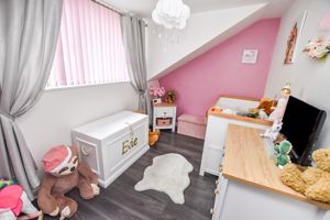 BEDROOM - click for photo gallery